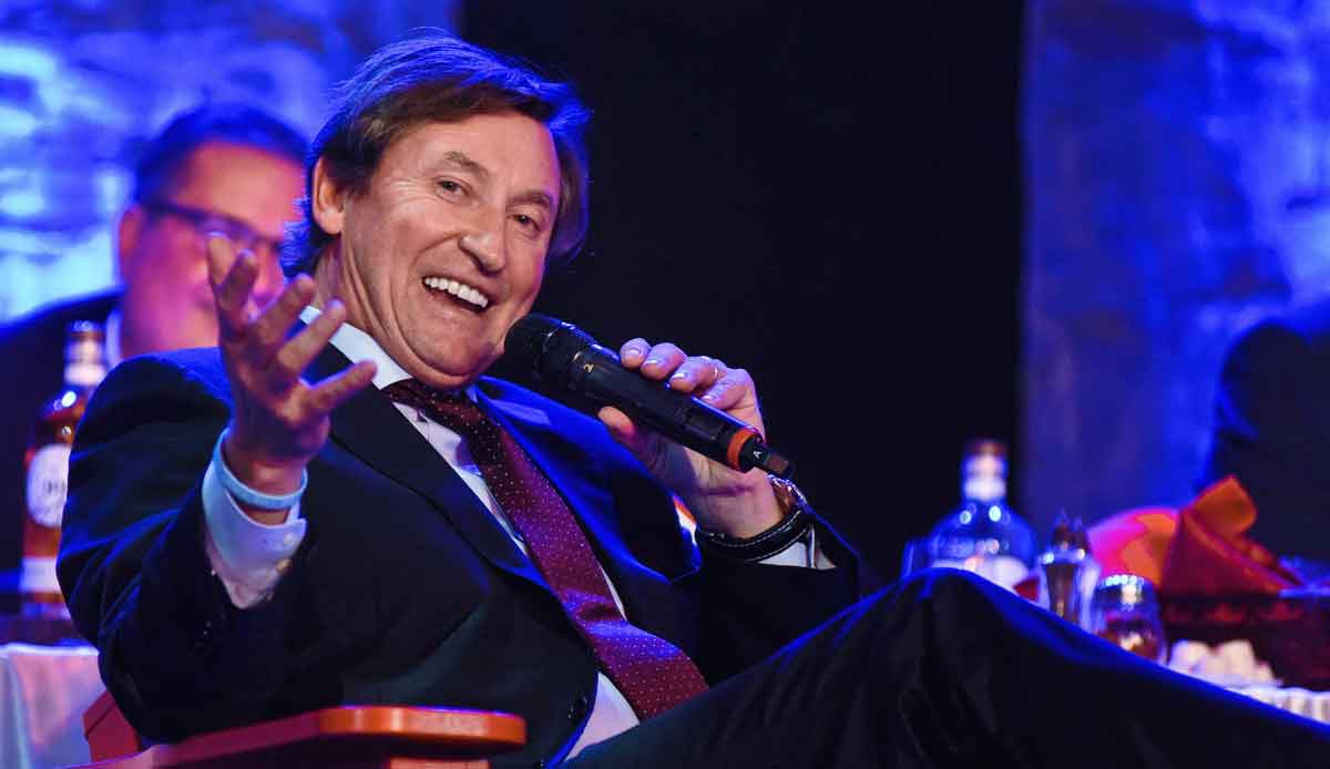 Gretzkys letztes NHL-Trikot für Rekord-Summe versteigert